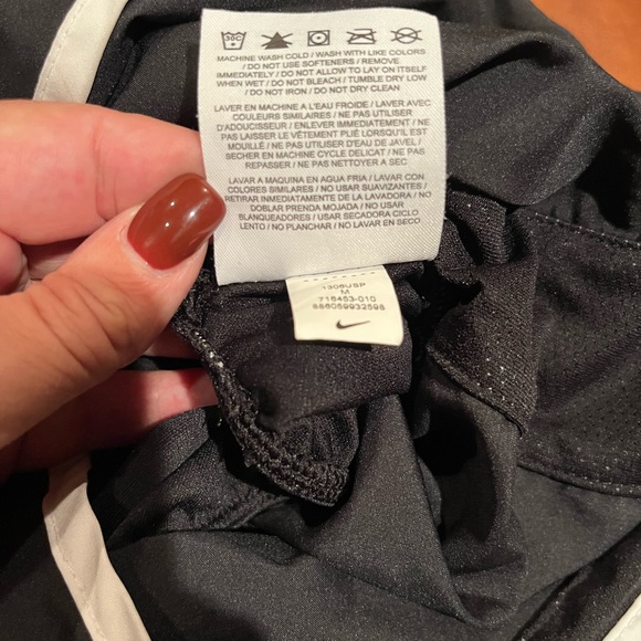 Women’s Nike Dri-Fit Shorts - Picture 8 of 9